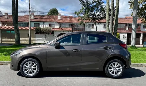 Mazda 2 Automatico