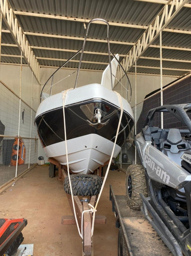 Imagem 3 de 13 de Phantom 303 2020 01 Volvo V8 380 Hp D Prop Gasolina 0 Hrs.