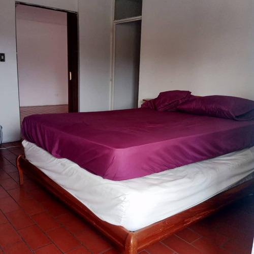 Amplio Penthouse Con Terraza En El Paraíso