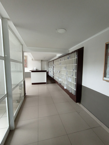 Dpto. 1 Dorm / 1 Baño / Calle Mario Kreutzberger, Santiago.