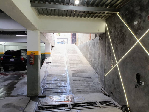 Se Alquila Edificio Comercial De 660 M2 En Santa Eduvigis