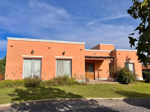 Casa Con Piscina En Chacras De La Reserva Cardales