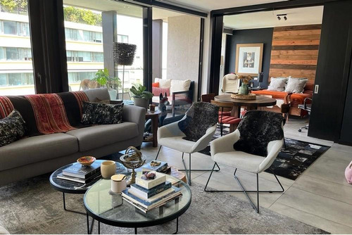 Venta De Moderno Departamento En Las Condes 2 D.