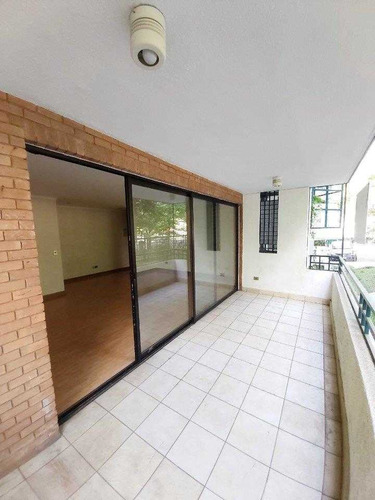Cómodo Departamento A Pasos Clínica Alemana