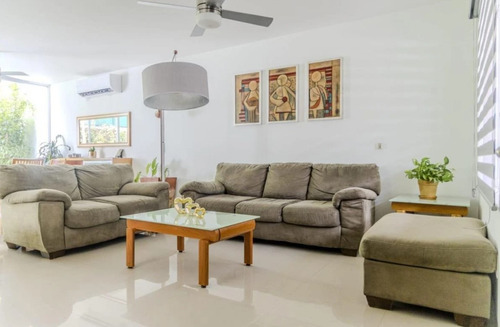 Preciosa Y Amplia Casa, Excelente Ubicación En Puerto Vallarta, ¡¡¡a Unos Pasos De La Playa!!! -no Créditos- Jagr