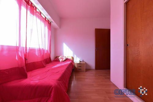 Super En Precio! 1750u$s/m2 Departamento De 3 Ambientes 5 Años De Antig.
