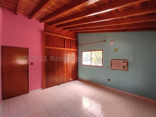 Imagen 22 de 27 de Urbanizacion Barrio Sucre Casa Quinta Maracay, Vp 22-11048 Vanessa Puerta 0412-4625364