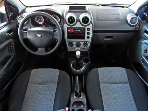 Ford Fiesta 1.6 ROCAM SEDAN 8V FLEX 4P MANUAL