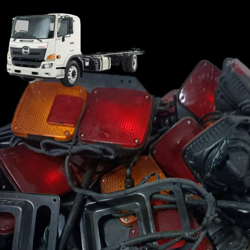 Stop Trasero Con Base Hino 500 Camion