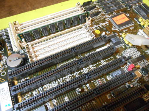 Motherboard Amaquest Av-7541 Socket 3 + Micro + Memo- Retro Caramelo (Usado)