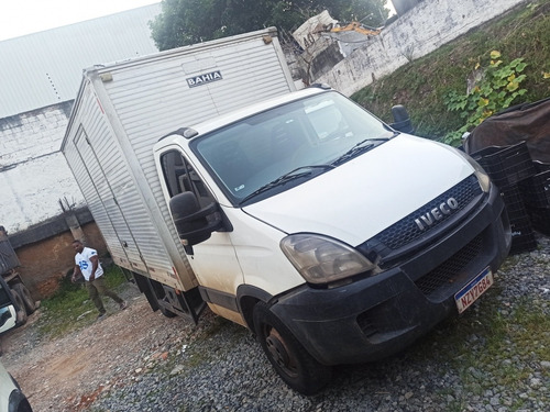 Imagem 2 de 14 de Iveco Daily Iveco 35s14 Bau 2013