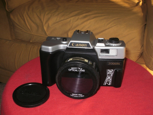 Camara Canon 2000n