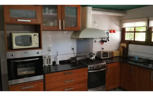 Imagen 11 de 27 de Comoda Casa Quinta De 4 Dormitorios Y 13.000 M2 De Parque Arbolado