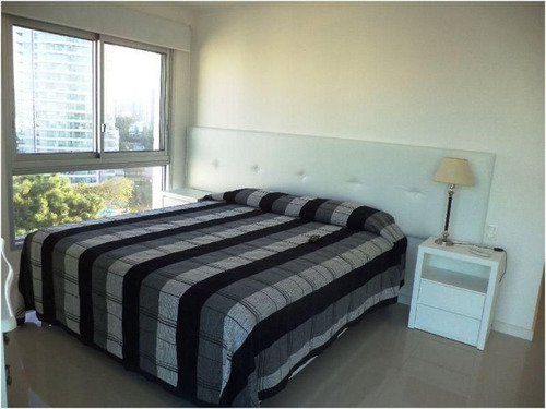 Apartamento En Alquiler Por Temporada De 3 Dormitorios En Playa Brava