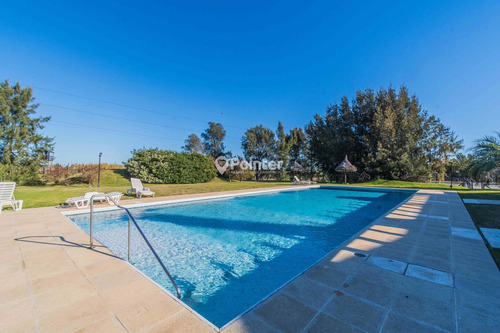 Venta De Casa En Colinas De Carrasco