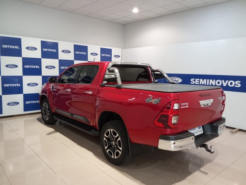 Toyota Hilux 2.8 D-4D TURBO DIESEL CD SRX 4X4 AUTOMÁTICO