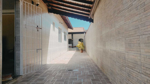 Imagem 2 de 14 de Casa Isolada + Edicula - 400 Metros Da Praia - Amf20
