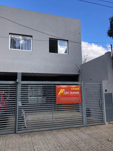 Moderno Duplex A Estrenar Con 3 Dormis, Cochera Y Jardín