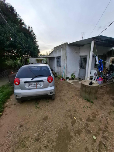 Venta - Toledo Chico. 3 Casas En Mismo Padrón