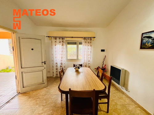 Amplio Chalet Independiente + Departamento A 100 Metros Del Mar 81 E/1 Y 2