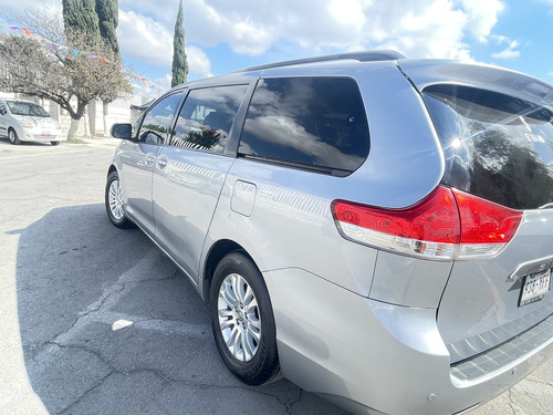 Toyota Sienna Le Aa Ee At