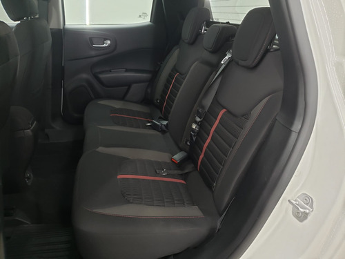 Fiat Toro 1.8 16v Freedom Flex 4x2 Aut. 4p