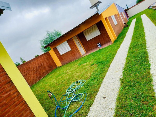 Imagen 2 de 10 de Cuatro Cabañas En Lote De 1.000m2 Pileta - San Rafael