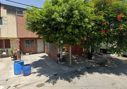 Sk05- Casas En Remates Bancarios Granado, Santa Catarina, Nuevo León