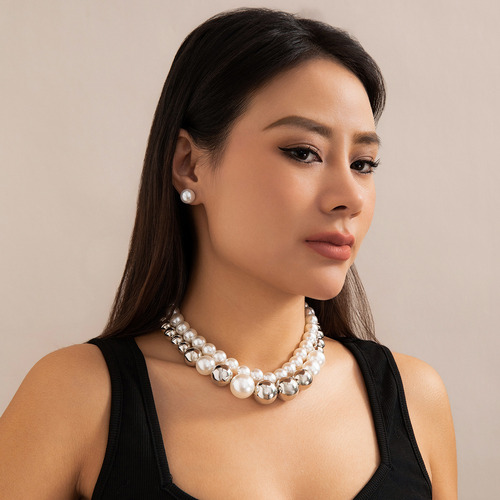 Gargantilla Corta A La Moda Con Perlas Grandes