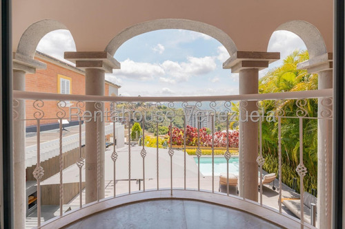 Espectacular Casa En Venta Ubicada En Alto Hatillo 25-18002