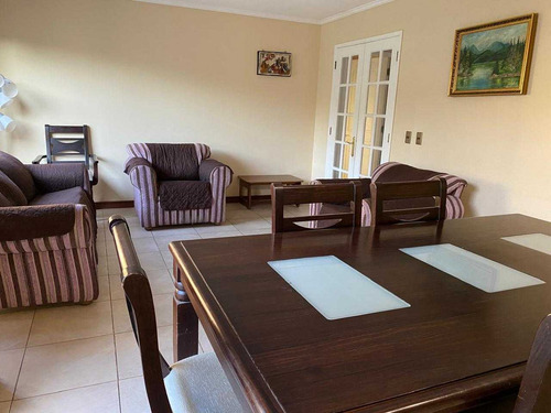 Hermosa Casa, 5 Dormitorios, + Sala De Estar (106482)