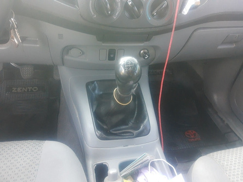 Imagen 13 de 14 de Toyota Hilux 2010 2.5 Cab Doble 4x2