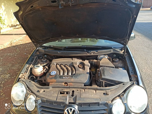 Imagem 2 de 7 de Volkswagen Polo Sedan 2003 2.0 4p