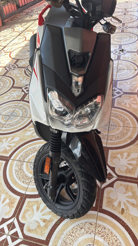 Moto Bwis Modelo 2020 Excelente Estado Papeles Al Día