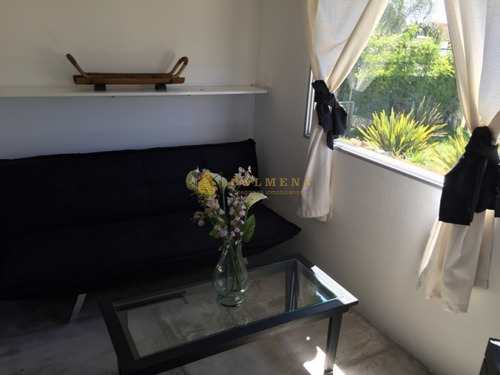 Casa En Lausana, De 2 Dormitorios , Baño , Living Con Estufa A Leña. Impecable !!!. Consulte!!!!!!!!!- Ref: 1937