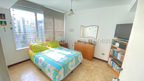 Imagen 8 de 13 de Apartamento Venta El Cigarral Mls #22-22260 Apartamento Totalmente Remodelado, Piscina, Cancha Deportiva, 2 Puestos De Estacionamiento Techados