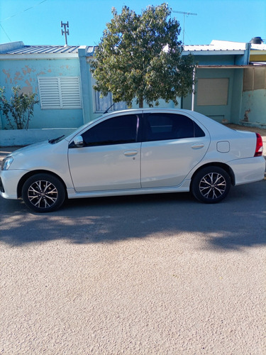 Toyota Etios 1.5 Platinum 4 p Automática 4 marchas