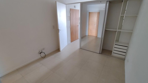 Al Frente C/balcón - A Mts De Plaza San Martín! Edificio Con Amenities