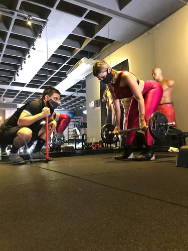 Imagen 9 de 10 de Piso De Caucho 1x1x11mm Para Gimnasio Y Plazas