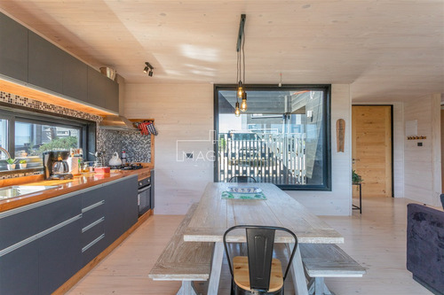 Casa En Venta De 3 Dorm. En Pichilemu