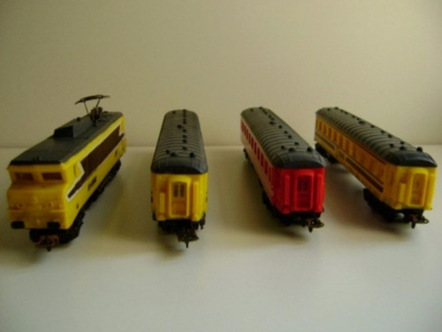 Imagen 3 de 6 de Nico Loco Y 3 Coches Antiguos Paya Made España H0 (sth 10)