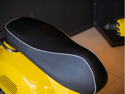 Vespa Gts 300 Super 2023 Amarilla Entrega Hoy