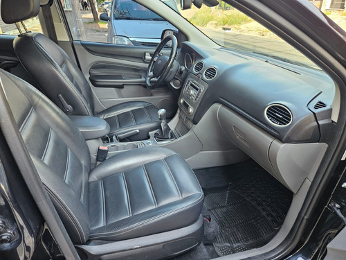 Ford Focus 2 2.0 Ghia Mt