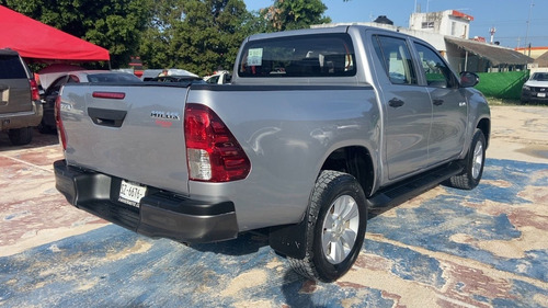 Imagen 4 de 15 de Toyota Huilux Sr 2019