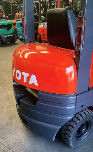 Imagen 11 de 15 de Autoelevador Toyota Nafta 1.5tn