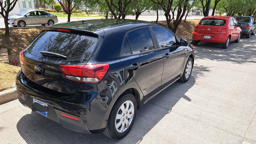 Kia Rio 1.6 Lx Hatchback Mt