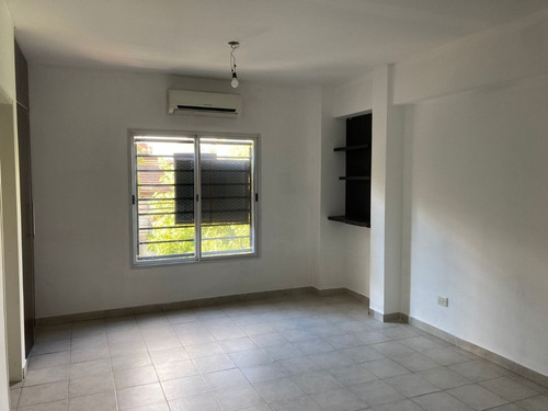Imagen 3 de 9 de Departamento Monoambiente En Venta. Morón Sur.