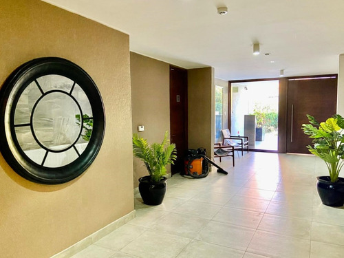 Unico Con Jardin Propio A Pasos Del Portal, Impecable, 2 Est