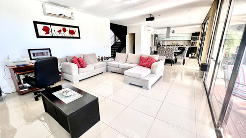 Imagen 9 de 30 de Venta - Casa En Barrio Privado Sausalito - Acepta Propiedad Parte De Pago - Bayugar Negocios Inmobiliarios