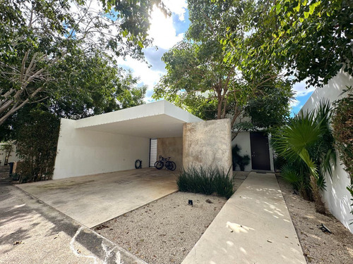 Casa De 3 Recamaras En Venta En Cholul, Mérida Yucatan